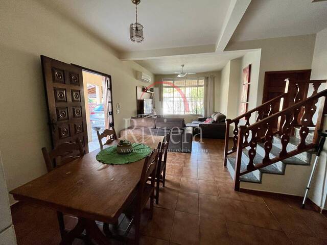 Sobrado para Venda em São Sebastião - 4