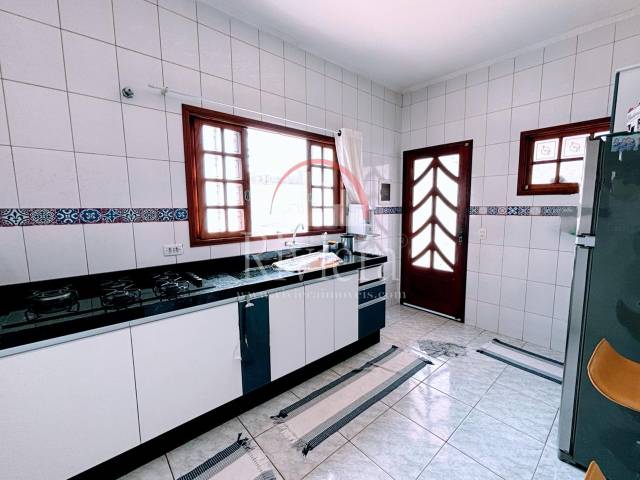 Casa para Venda em Caraguatatuba - 3