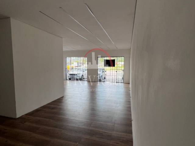 Sala para Locação em Caraguatatuba - 2