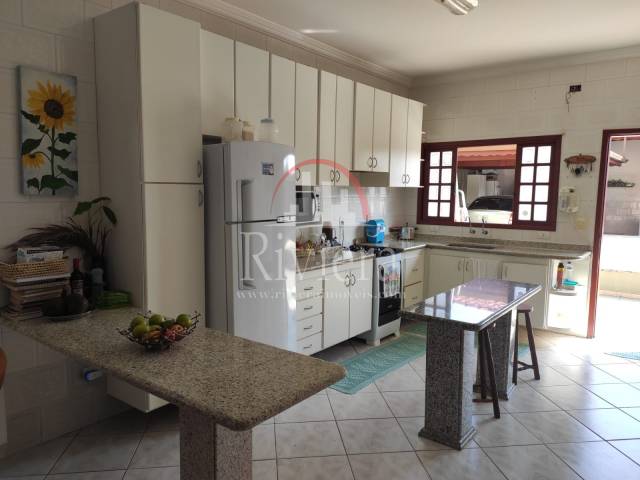 Casa para Venda em Caraguatatuba - 2