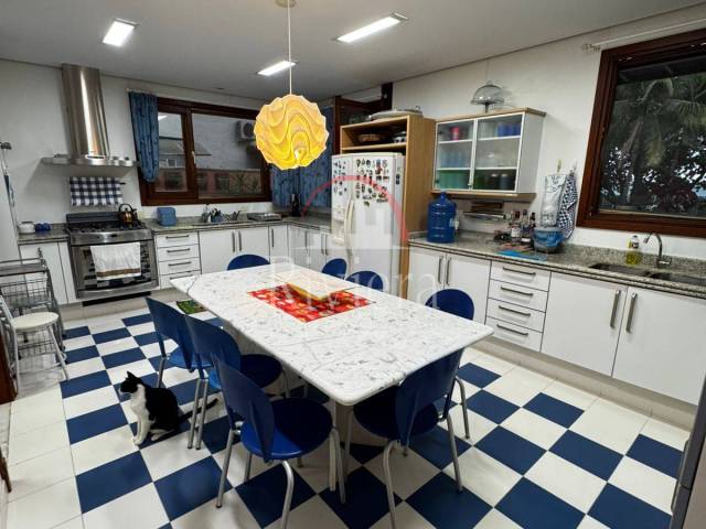 Sobrado para Venda em São Sebastião - 2