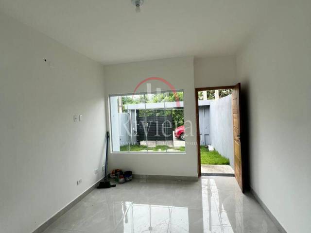 Casa para Venda em Caraguatatuba - 2