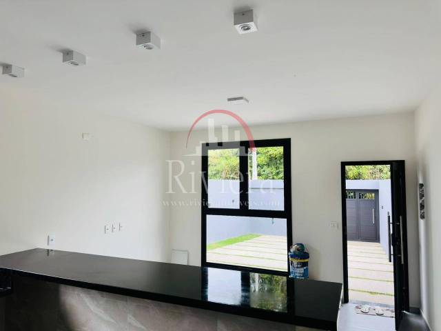 Casa para Venda em Caraguatatuba - 3