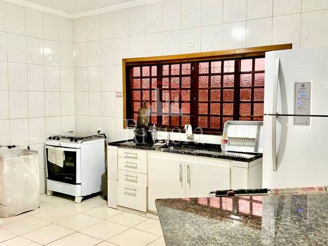 Casa para Venda em Caraguatatuba - 2