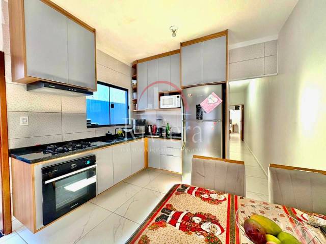 Casa para Venda em Caraguatatuba - 2