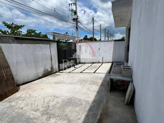 Casa para Venda em Caraguatatuba - 2