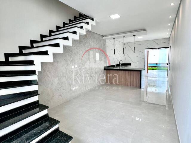 Sobrado para Venda em Caraguatatuba - 4