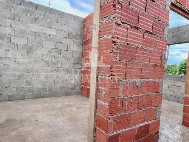 Sobrado para Venda em Caraguatatuba - 4