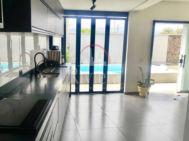 Casa para Venda em Caraguatatuba - 4