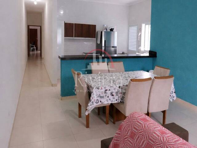 Casa para Venda em Caraguatatuba - 2