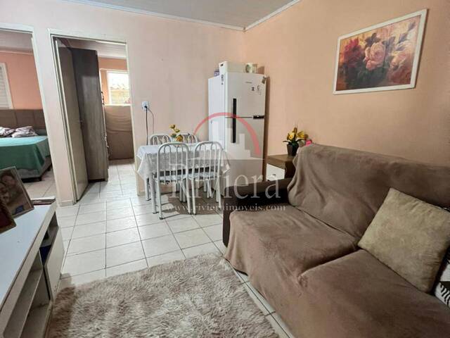 Casa para Venda em Caraguatatuba - 2