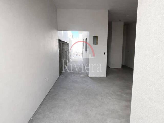 Casa para Venda em Caraguatatuba - 2