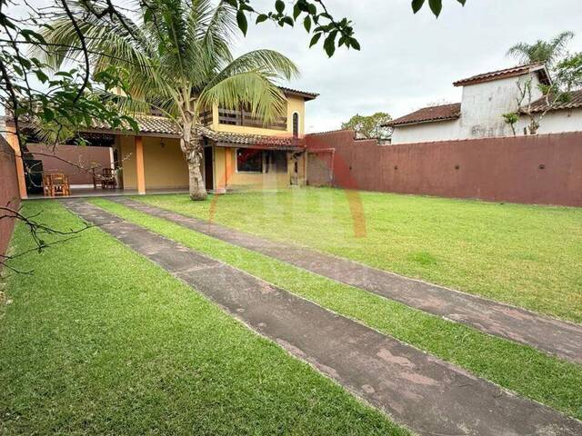 Sobrado para Venda em Caraguatatuba - 5