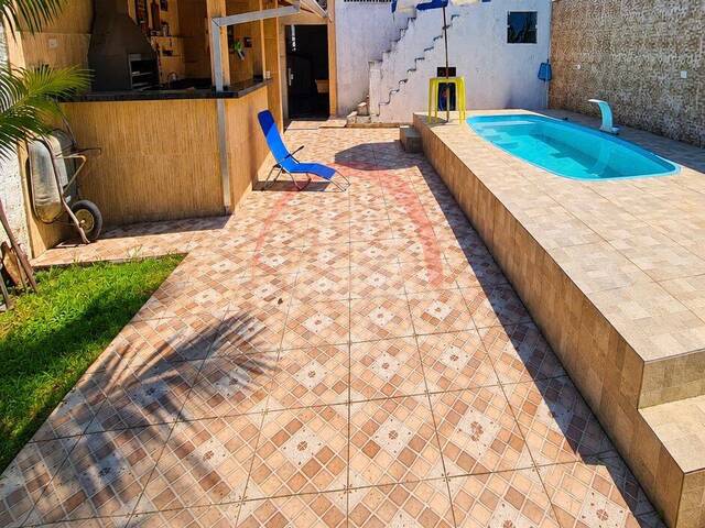 Casa para Venda em Caraguatatuba - 2