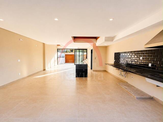 Casa para Venda em São Sebastião - 2