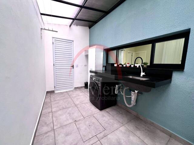 Casa para Venda em Caraguatatuba - 2