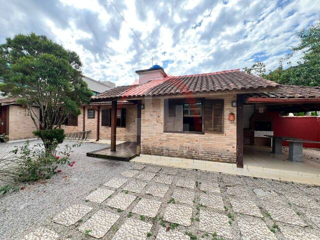 Casa para Venda em São Sebastião - 2