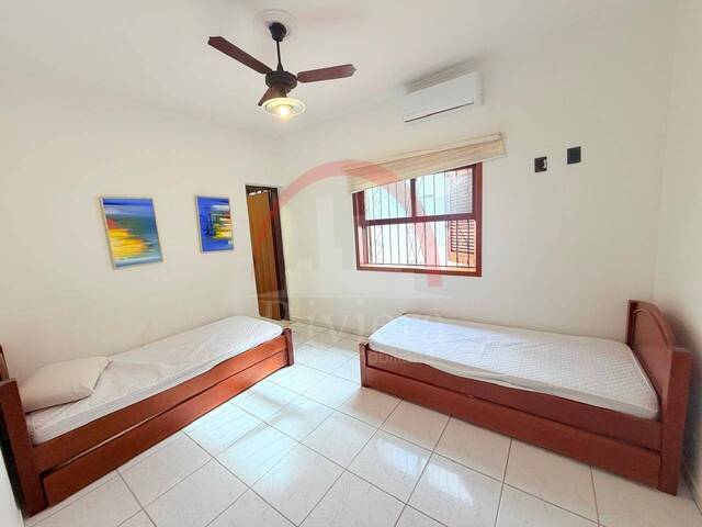 Casa para Venda em São Sebastião - 2