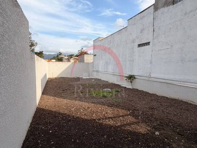 #V1000166 - Casa para Venda em Caraguatatuba - SP - 2