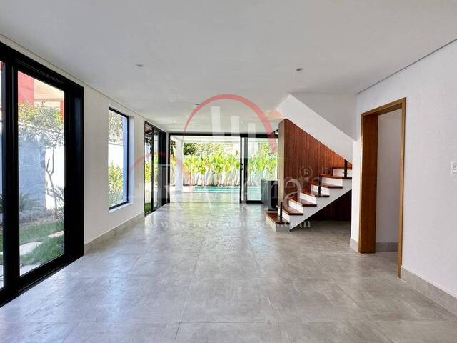 Sobrado para Venda em São Sebastião - 4