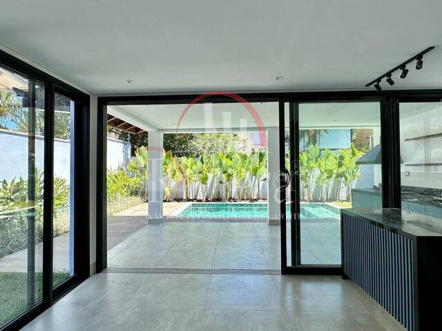 #V2400020 - Sobrado para Venda em São Sebastião - SP