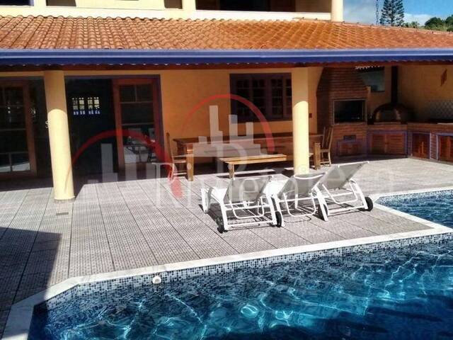 #V03066 - Sobrado para Venda em São Sebastião - SP